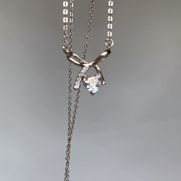 Bow Zircon Necklace - Picture 6 of 16